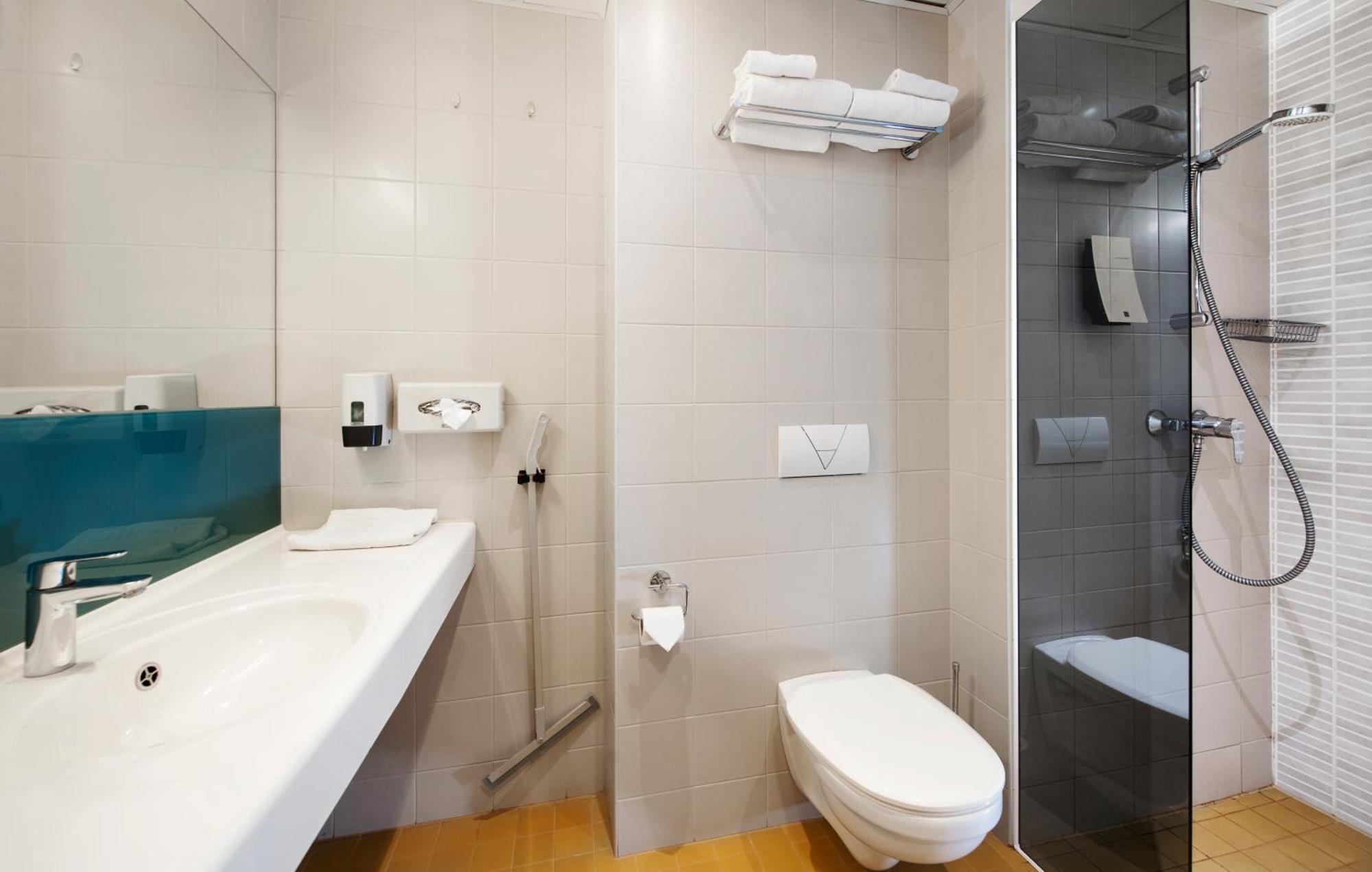 Hestia Seaport Hotel 3*
